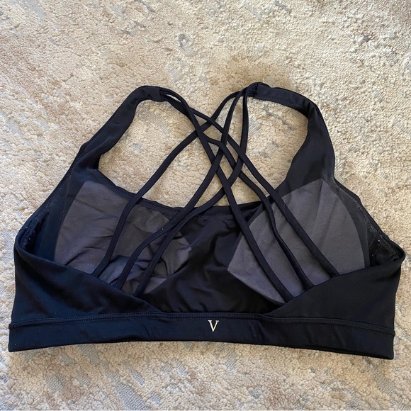 Victoria's Secret Smooth Black Incredible Strappy Back Lounge Sport Bra: Large - Picture 4 of 4